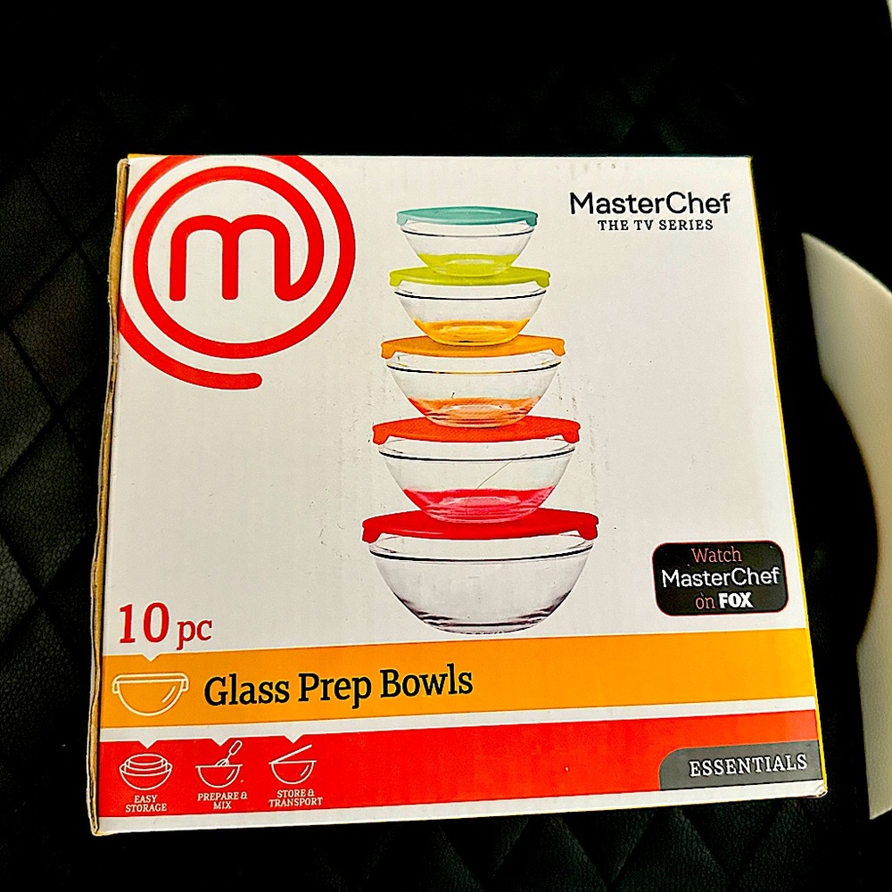 Glass bowls with lid brand new